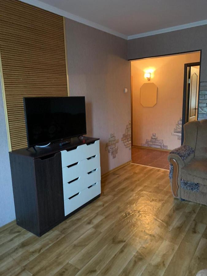 139а проспект добровольского уютная трех комнатная в одессе Apartment