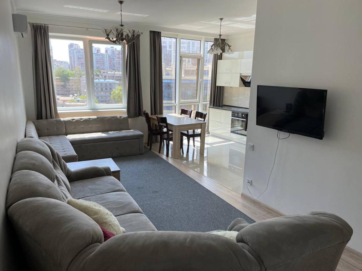 большая двухкомнатная в центре аркадии! Apartment Odesa